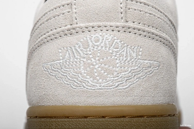 Pink Jordan Gum Hyper 553558-119  1 Low White 0308